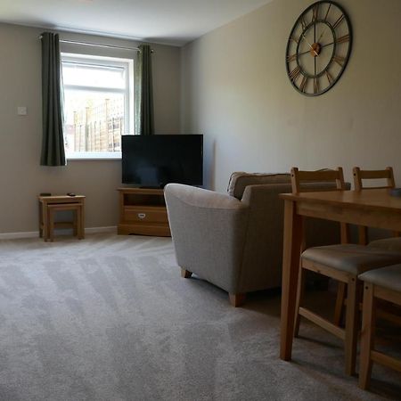 2 Bedroom House Walking Distance To City Centre With Free Parking Йорк Екстериор снимка