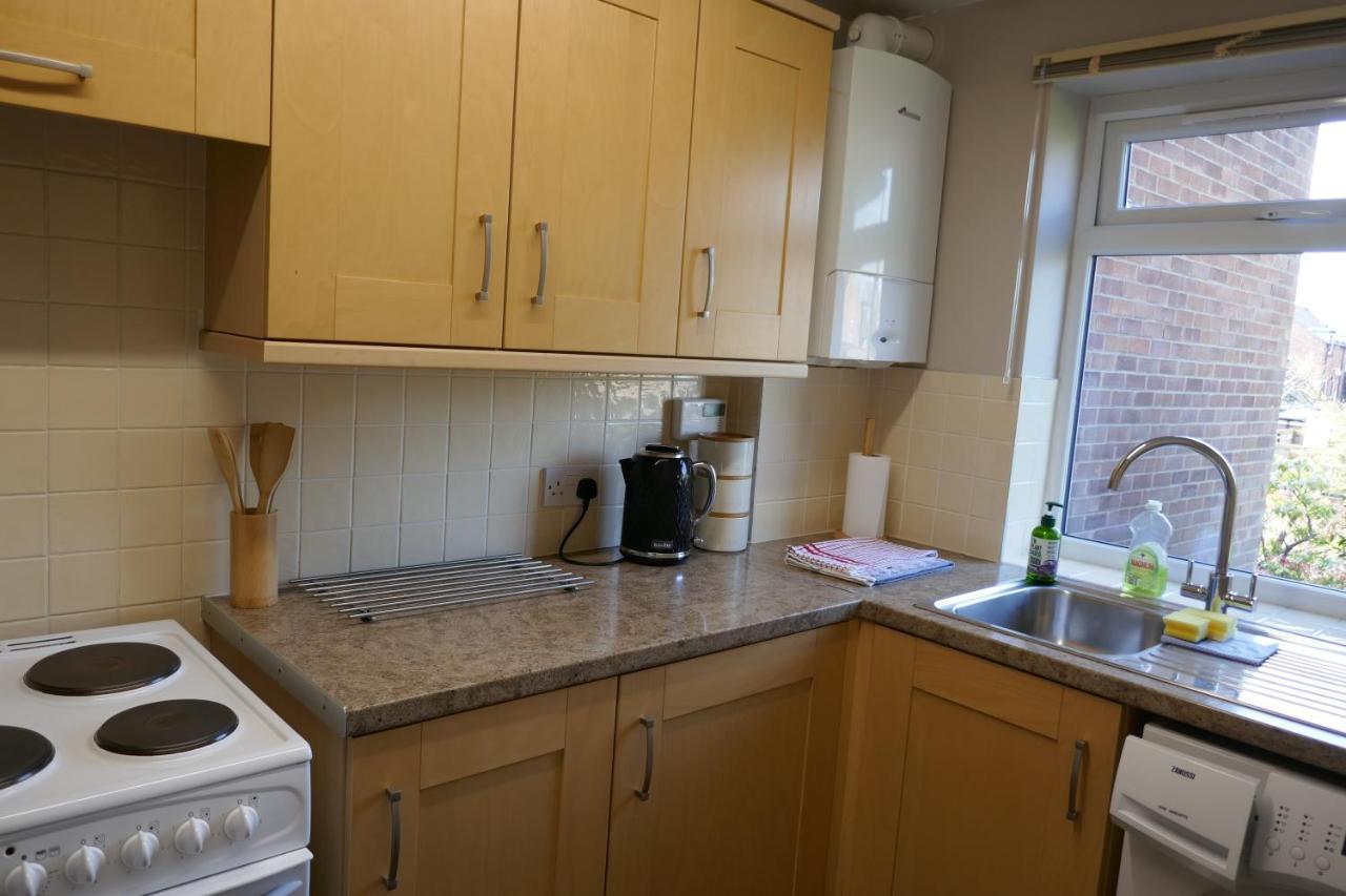 2 Bedroom House Walking Distance To City Centre With Free Parking Йорк Екстериор снимка