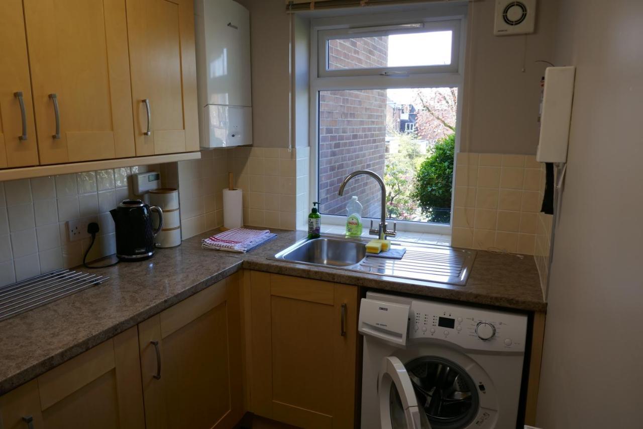 2 Bedroom House Walking Distance To City Centre With Free Parking Йорк Екстериор снимка