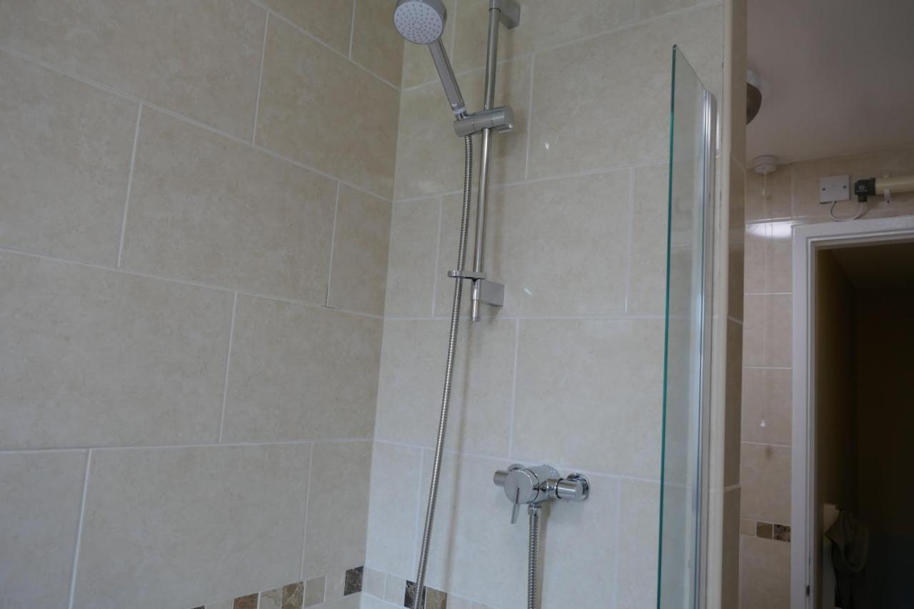 2 Bedroom House Walking Distance To City Centre With Free Parking Йорк Екстериор снимка