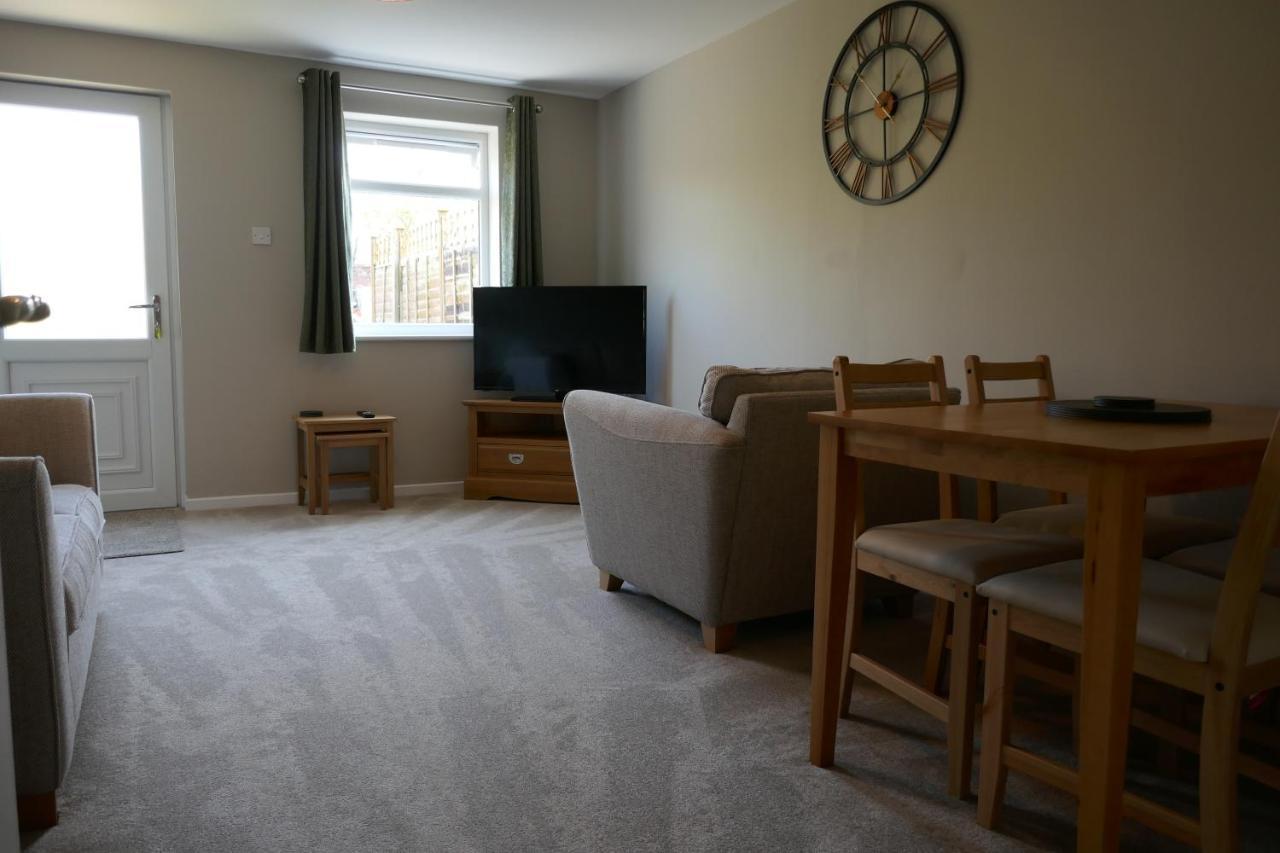 2 Bedroom House Walking Distance To City Centre With Free Parking Йорк Екстериор снимка